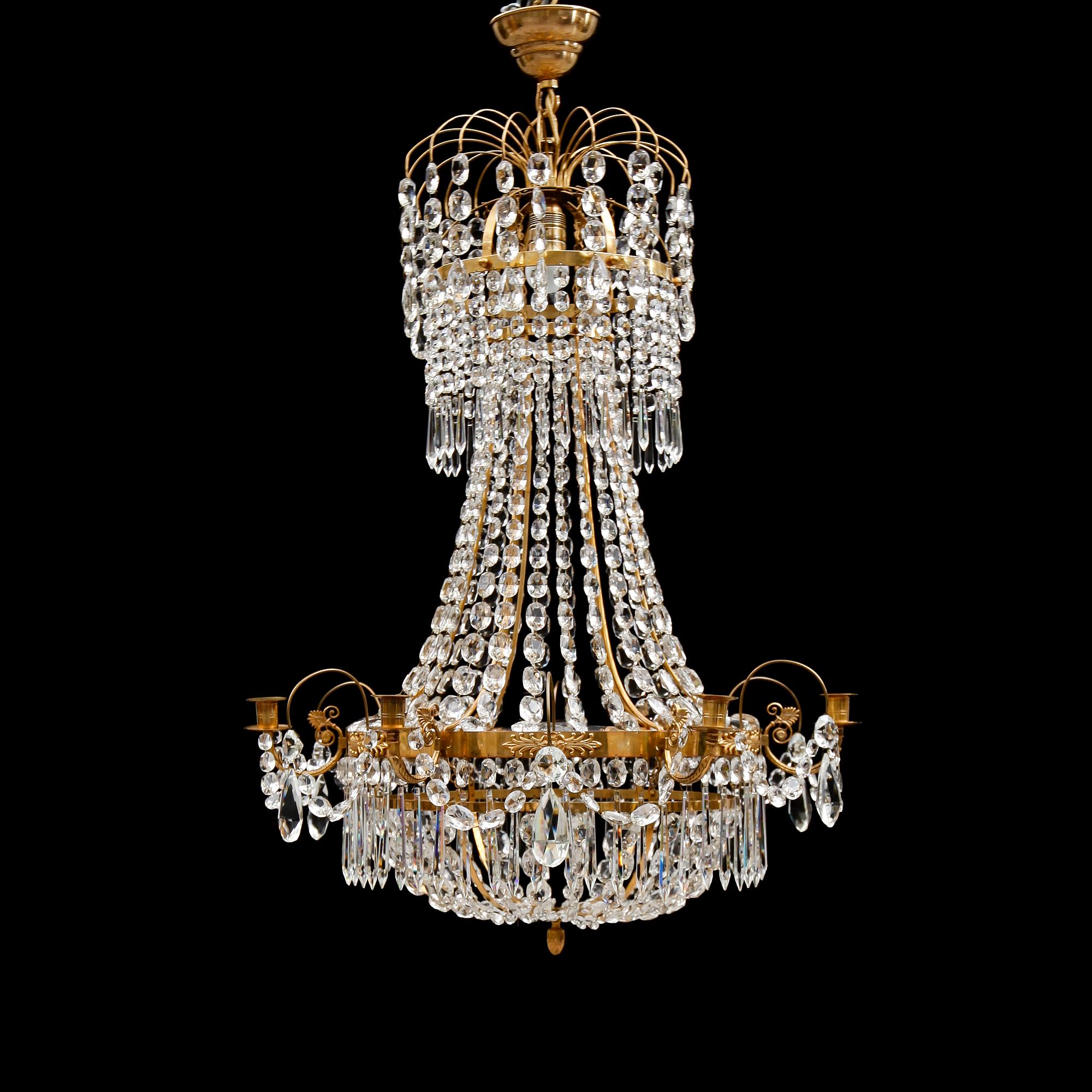 LJUSKRONA, empirestil, 1900-talets första hälft. Höjd 87 cm.