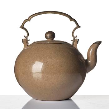 A Yixing tea pot with cover, Qing dynasty, 19th century. Marked Wanli.