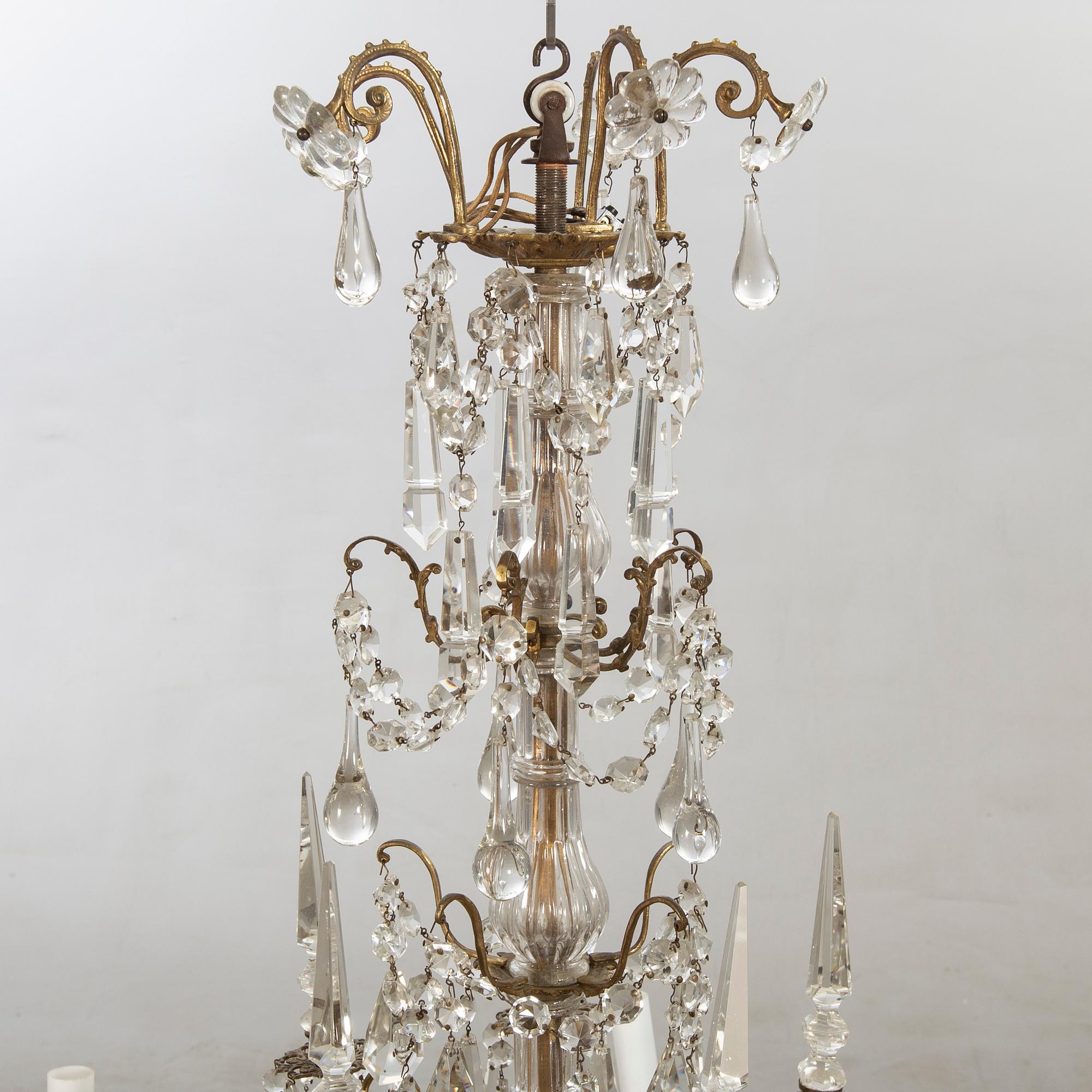A chandelier around 1900.