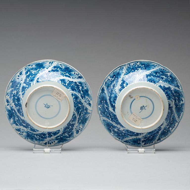 A pair of blue and white dishes, Qing dynasty, Kangxi (1662-1722).