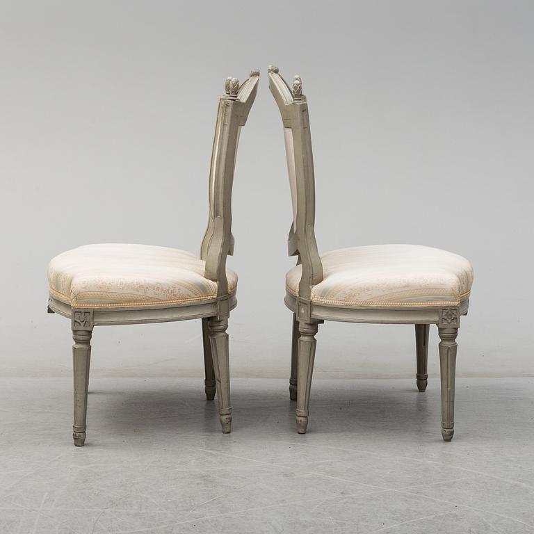 A pair of painted Gustavian chairs, end of the 18th century.