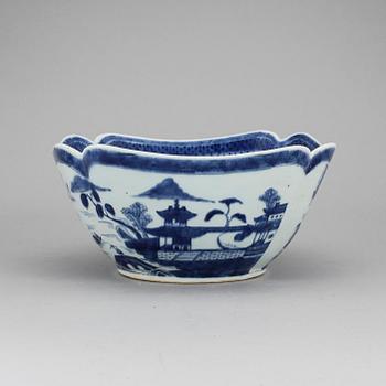 SKÅL, porslin, Kina Jiaqing (1796-1820).
