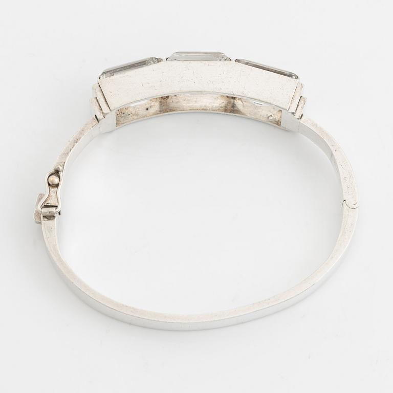 Wiwen Nilsson, armring sterlingsilver med trappslipad bergkristall, Lund 1945.
