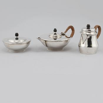 TESERVIS, silver, Richard Comyns, London, England, 1926, 1932, 1933, total vikt ca 790 gram.