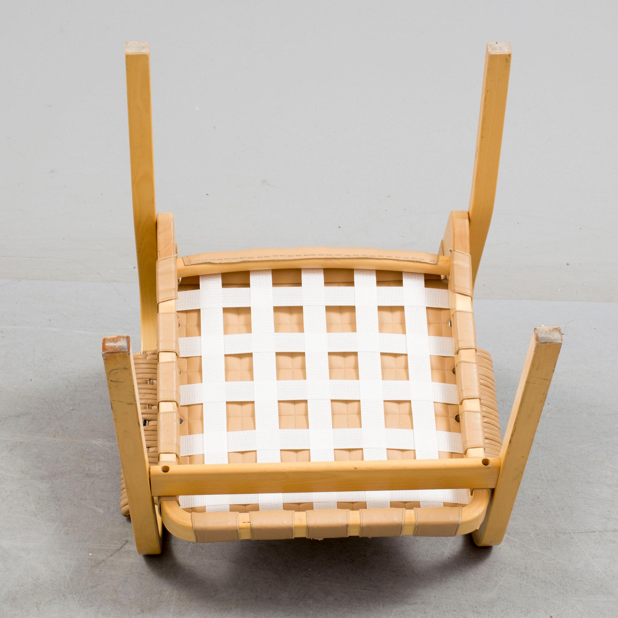 ALVAR AALTO, karmstolar, ett par, modell 45, Artek, Finland.