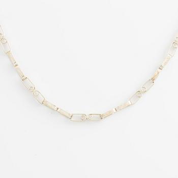 Theresia Hvorslev, silver necklace.