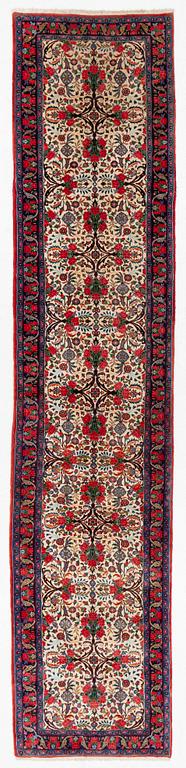 Rug, Bidjar, approx. 378 x 78 cm.