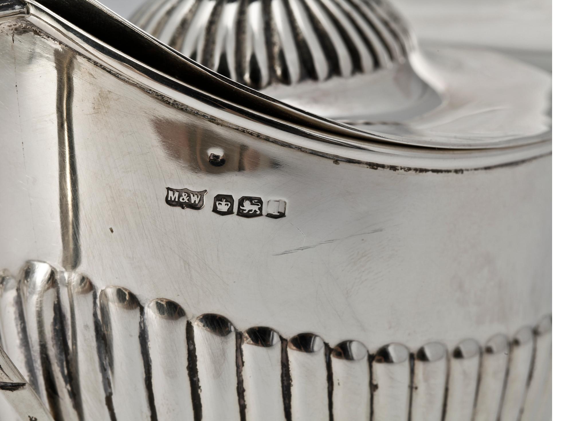 TESERVIS, 3 delar, silver, Mappin & Webb, Sheffield. 1927-30. Vikt tot ca 900 gram.