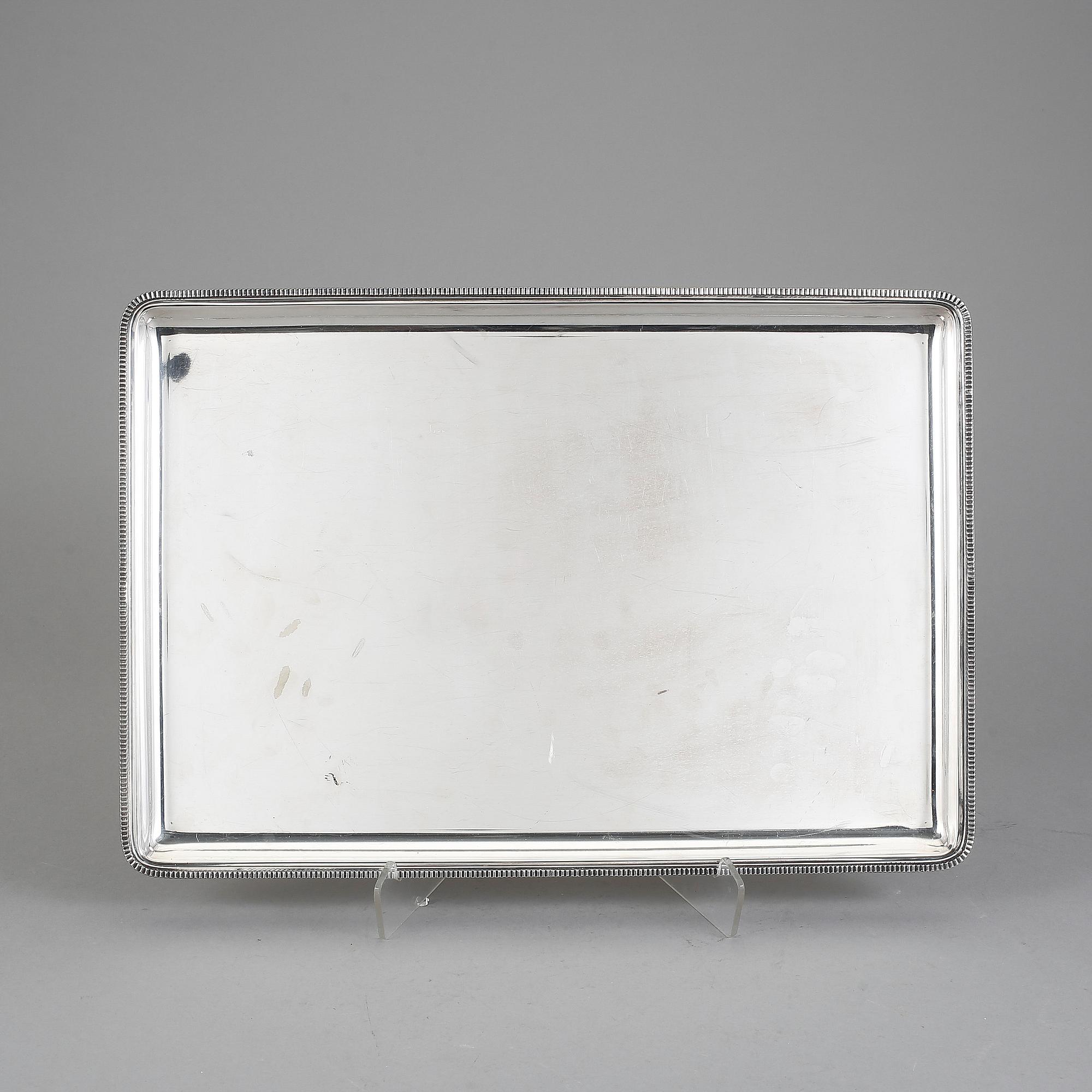 BRICKA, nysilver, märkt Nordiska Kompaniet, 1900-talets mitt.