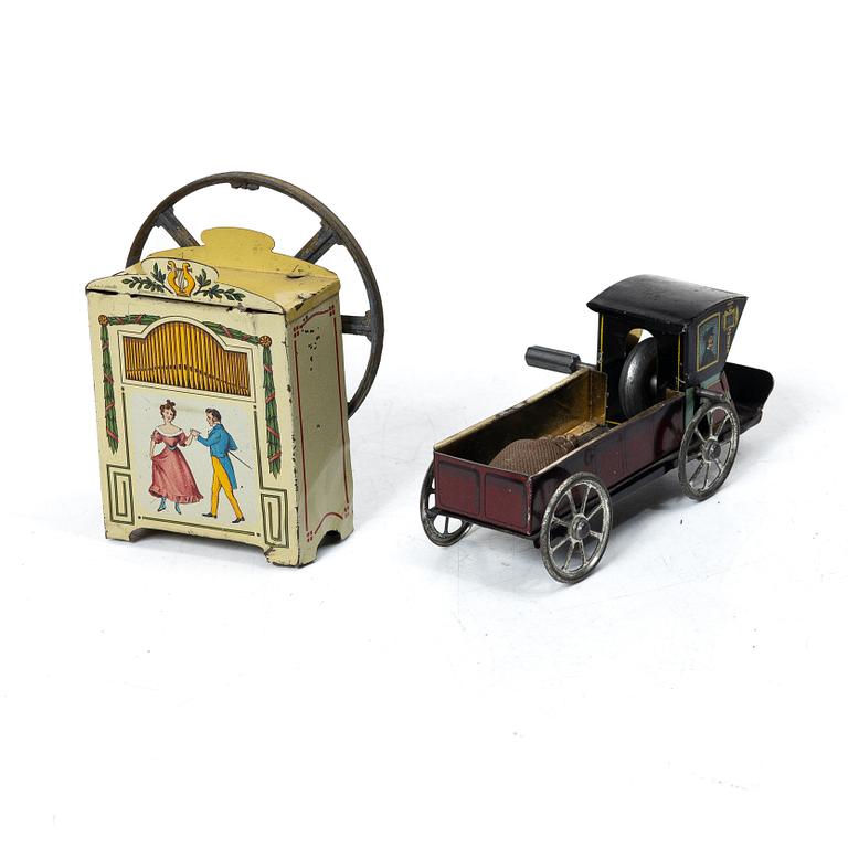 Tin toys, 8 pieces, first half of the 20th century.