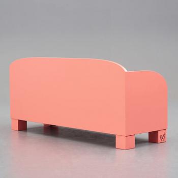 Marie-Louise Ekman, a bench/sofa, executed for the Marie-Louise Ekman exhibition at Moderna Museet, Stockholm 2017.