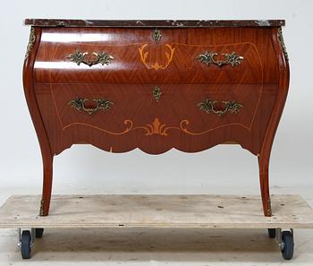 BYRÅ, rokokostil, 1900-tal.