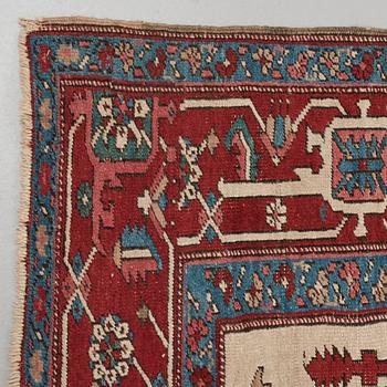 CARPET Antique Heriz. 389,5 x 290 cm.