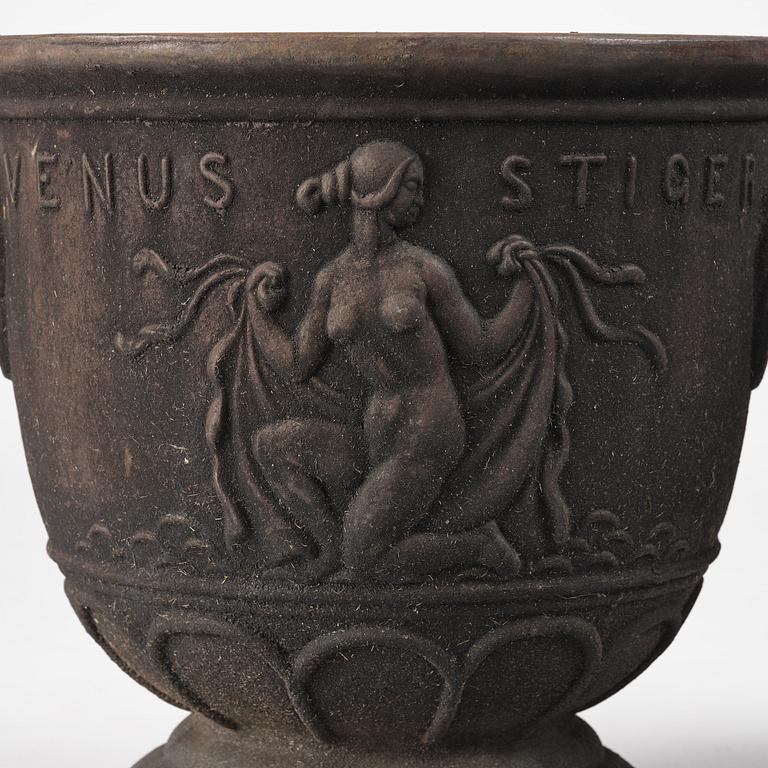 Ivar Johnsson, a pair of "Venus" cast iron urns, Näfveqvarns bruk, Swedish Grace.