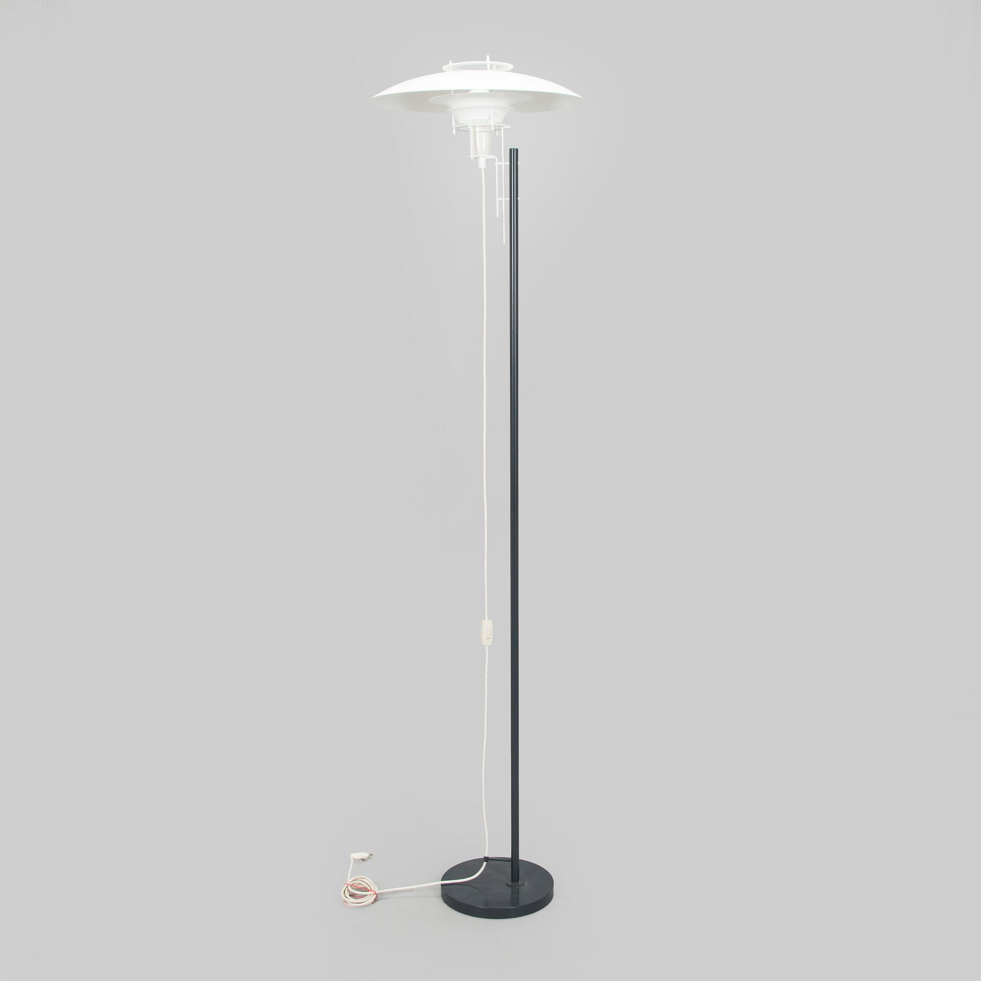 Juha Leiviskä, A 21th century floor lamp, Valaisinpaja for Artek.