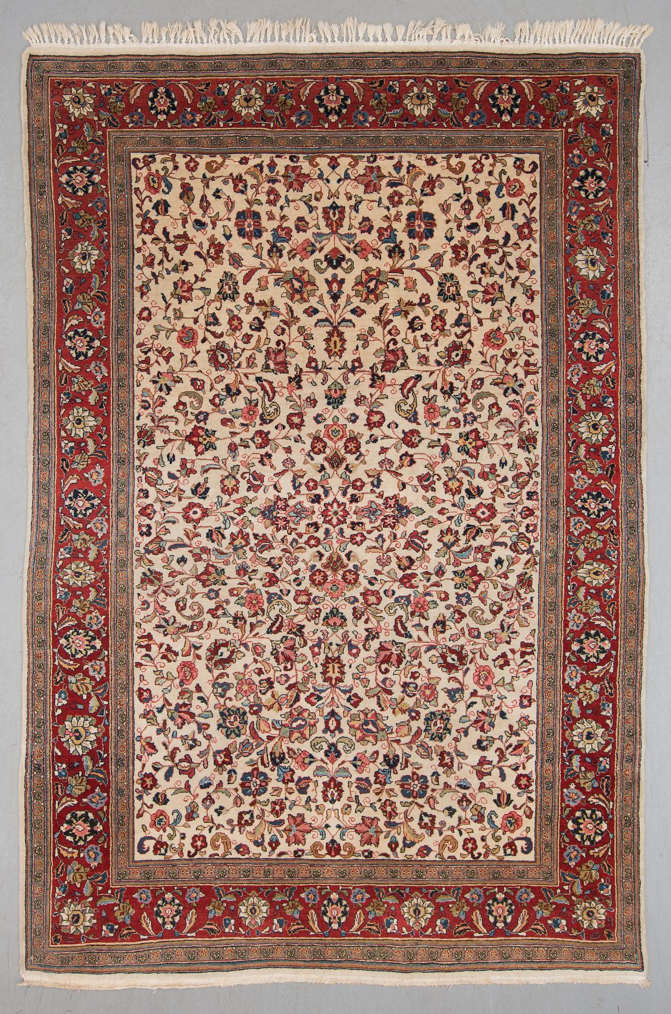 MATTA, old, Ghom möjligen. Ca 317 x 209 cm.