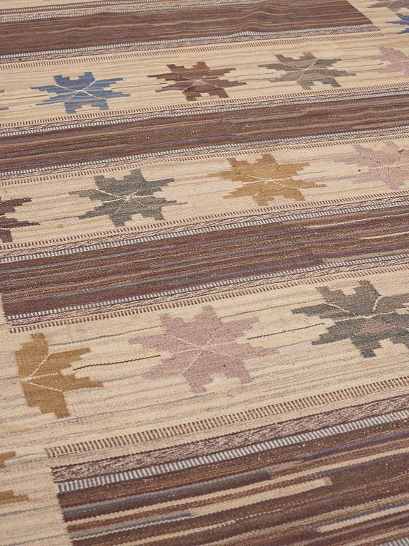 MATTA. "Höstmattan" - tidig variant. Rölakan. 303,5 x 200 cm. Signerad MMF.