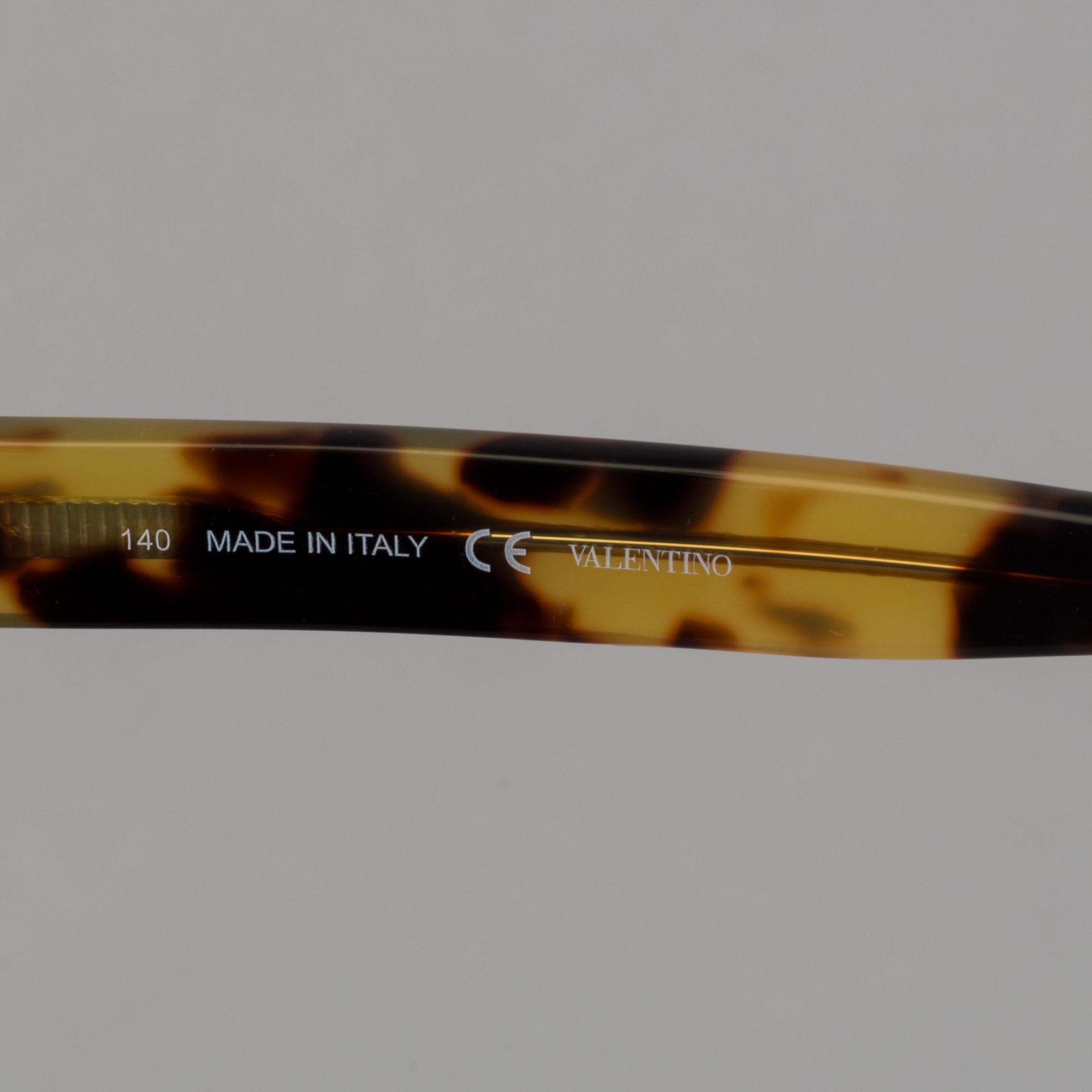 SOLGLASÖGON, Valentino.