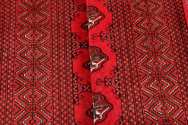 Matta, persisk, ca 290 x 206 cm.