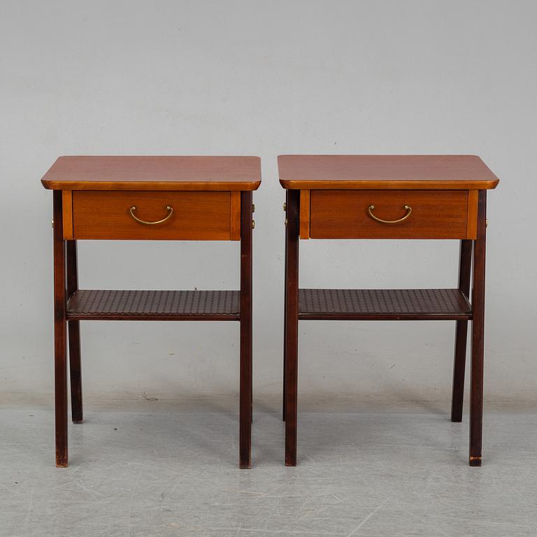 SÄNGBORD, ett par, 1900-talets andra hälft.