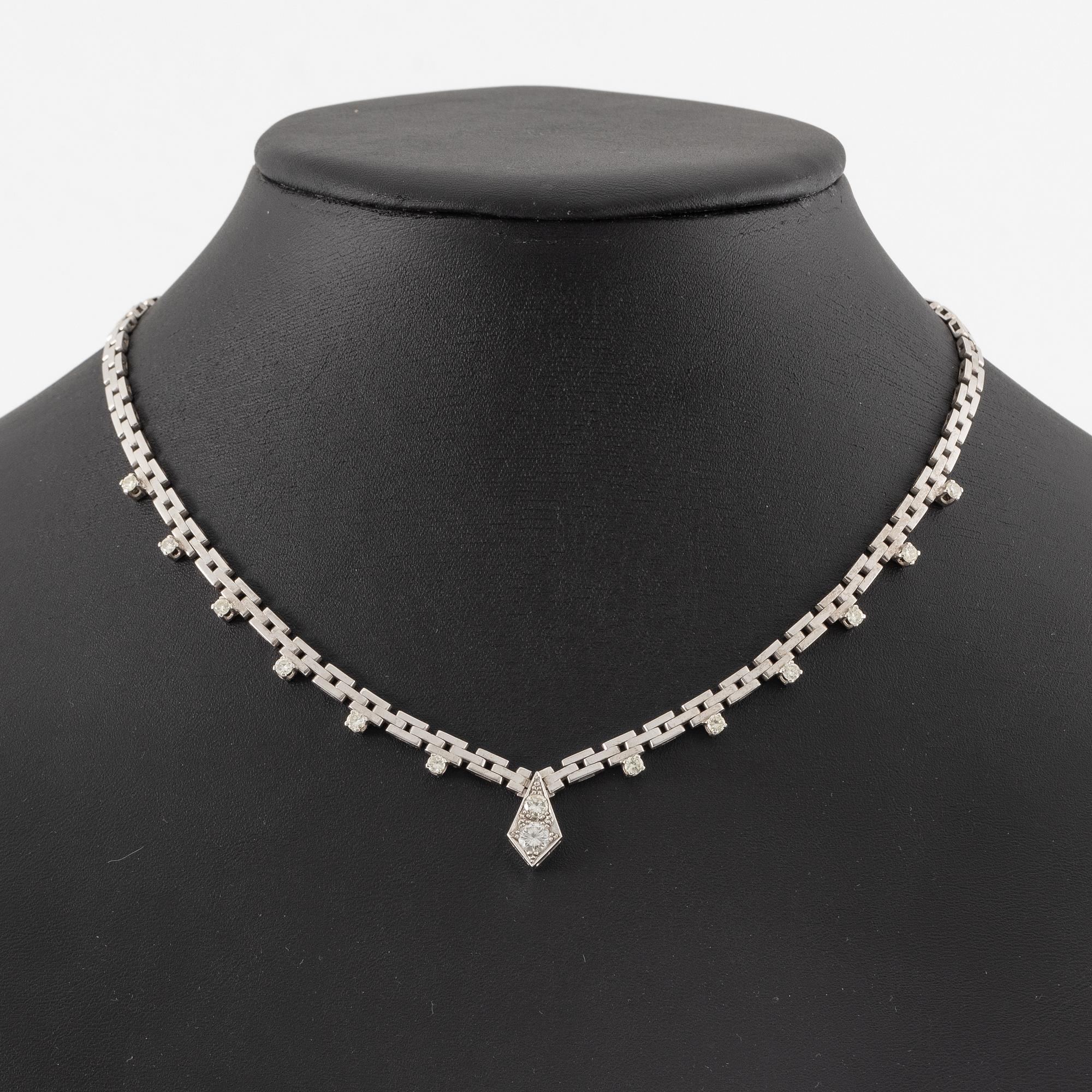 Necklace, 18K white gold set with brilliant-cut diamonds.