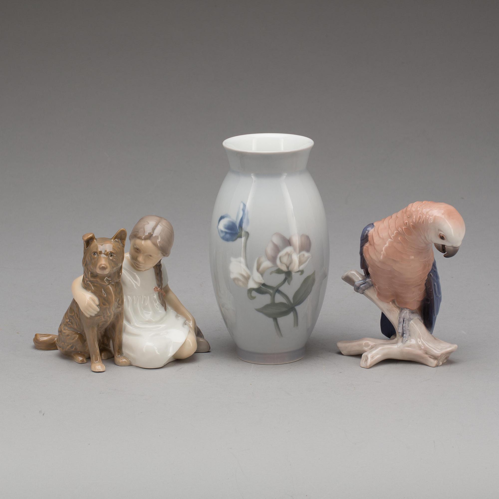 FIGURINER OCH VAS, 3 st. Porslin, Bing & Gröndahl.