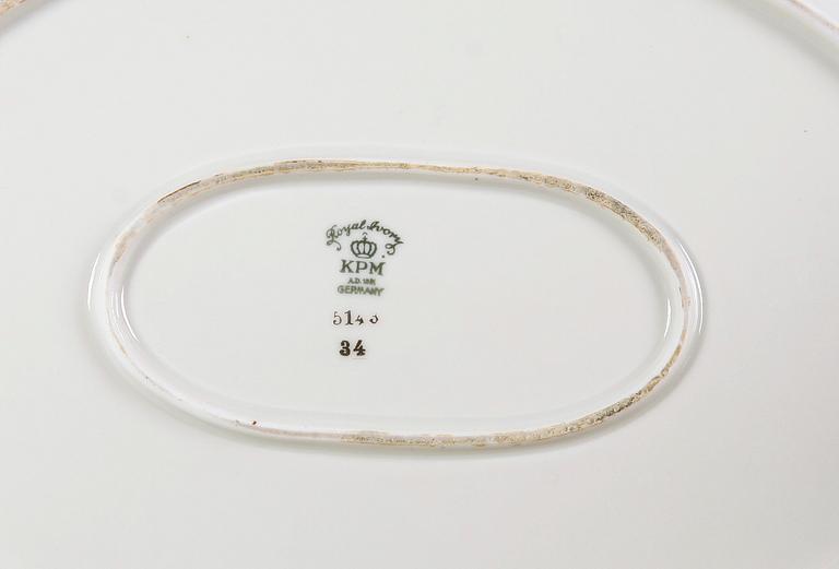 MATSERVIS, 62 delar, benporslin, "Royal Ivory", Tyskland.