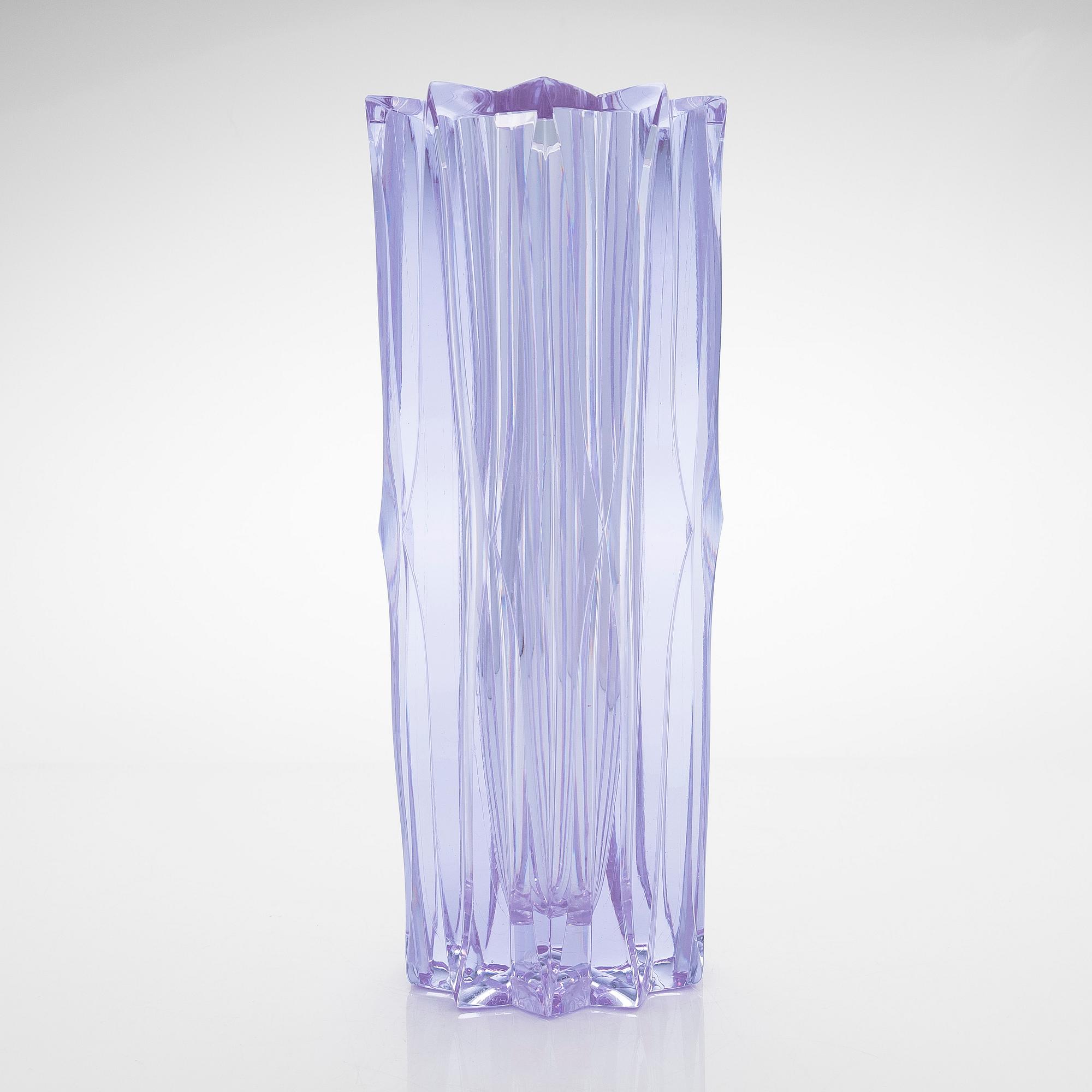 Aimo Okkolin, a vase signed Aino Okkolin Riihimäen Lasi OY.