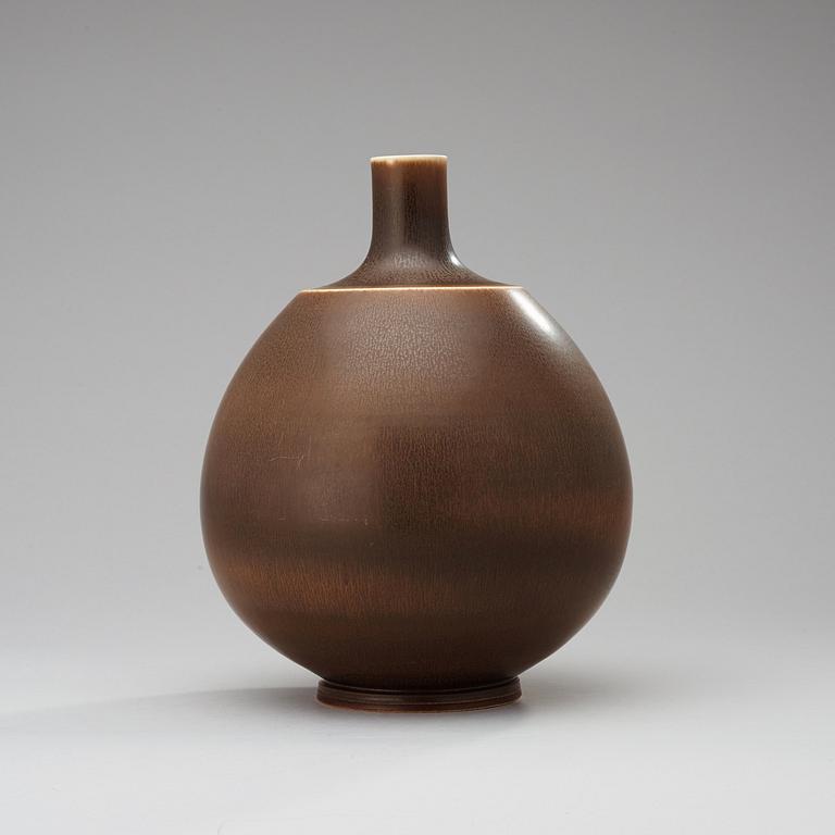 A Berndt Friberg stoneware vase, Gustavsberg Studio 1965.