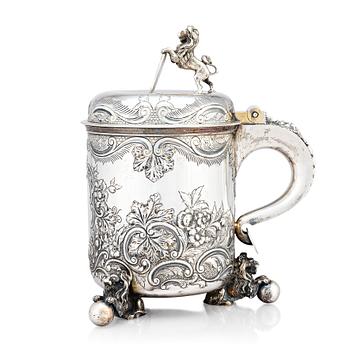 203. A Swedish 20th century parcel-gilt tankard, CG Hallberg, Stockholm 1916.