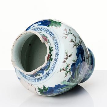 A Chinese Transitional wucai jar, 17th century.
