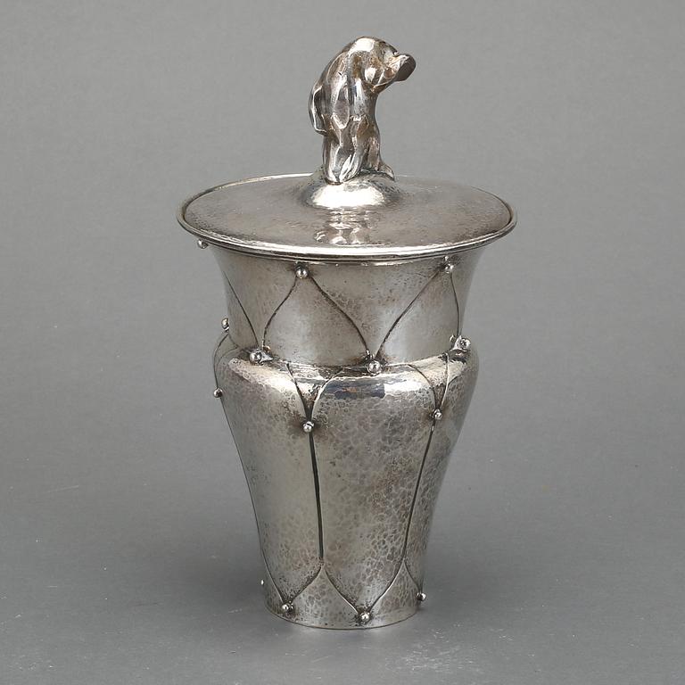 VAS/POKAL, silver, CA Sandberg Eftr GC Gustafsson, Helsingbord, 1919. Vikt ca 616g.
