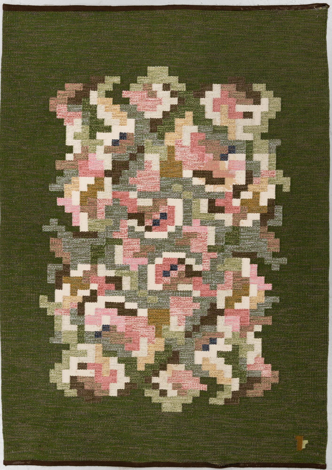 ERIK LUNDBERG, A CARPET, "Korall", flat weave, ca 199 x 138-140 cm, signed V.