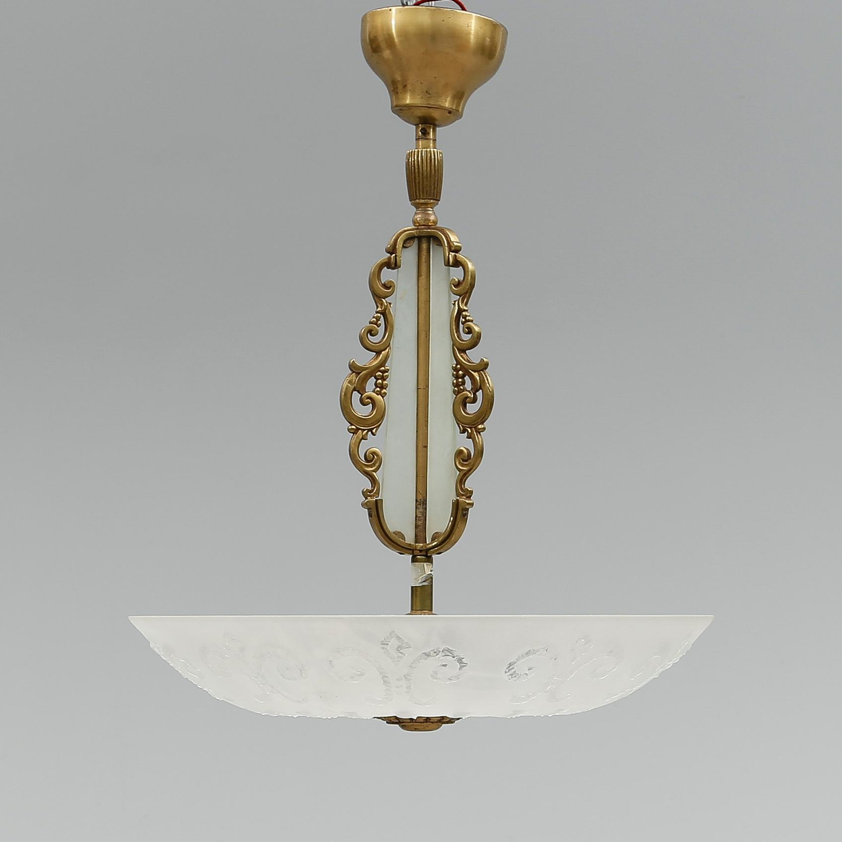 TAKLAMPA, 1900-talets mitt. Höjd ca 58 cm.