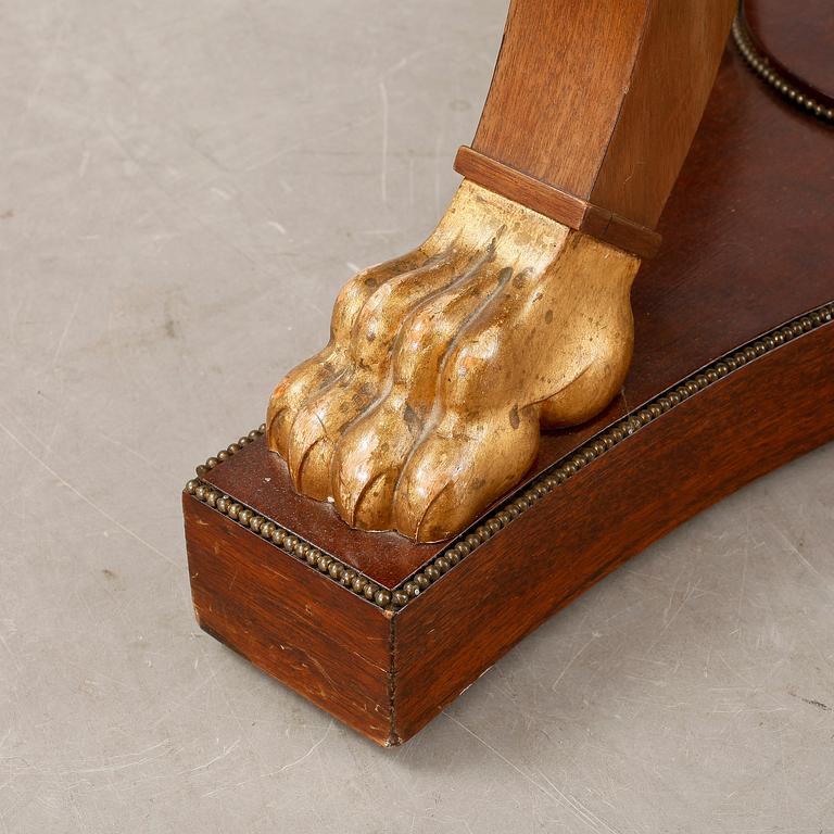 BORD, empirestil, tidigt 1900-tal.