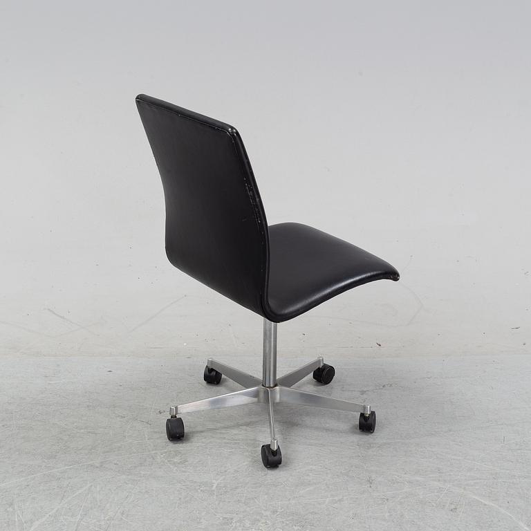 Arne Jacobsen, skrivbordsstol, "Oxford", Fritz Hansen, Danmark, 1985.