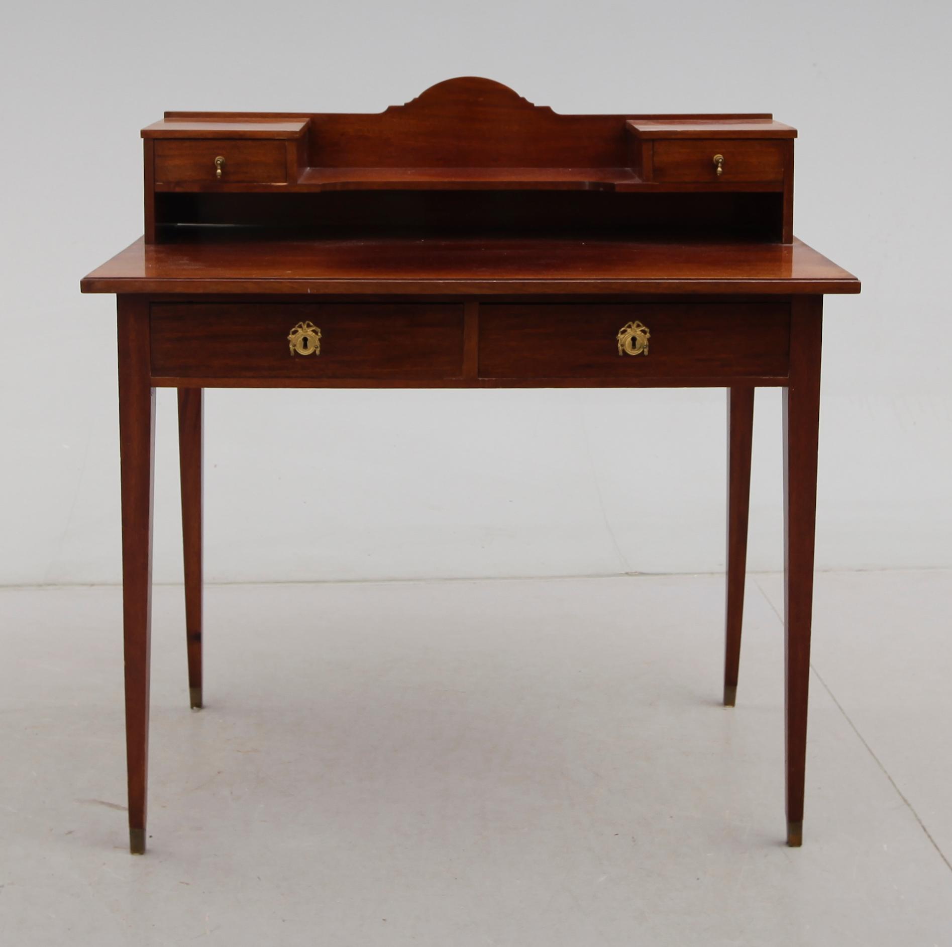 SKRIVBORD, 1900-talets första hälft.