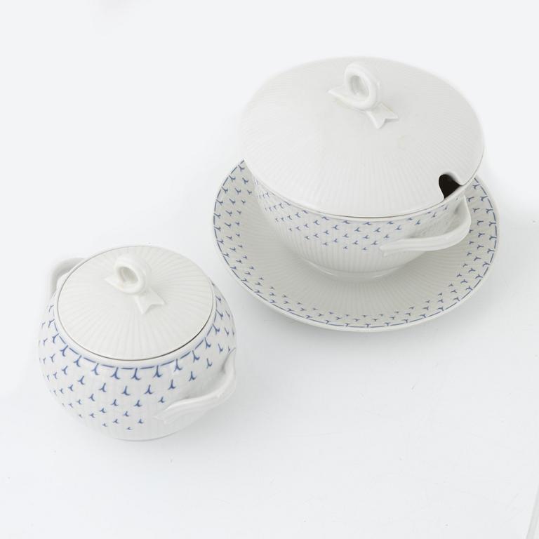 Mat- och kaffeservis, 49 delar, porslin, "Blå Vinge", Rörstrand.