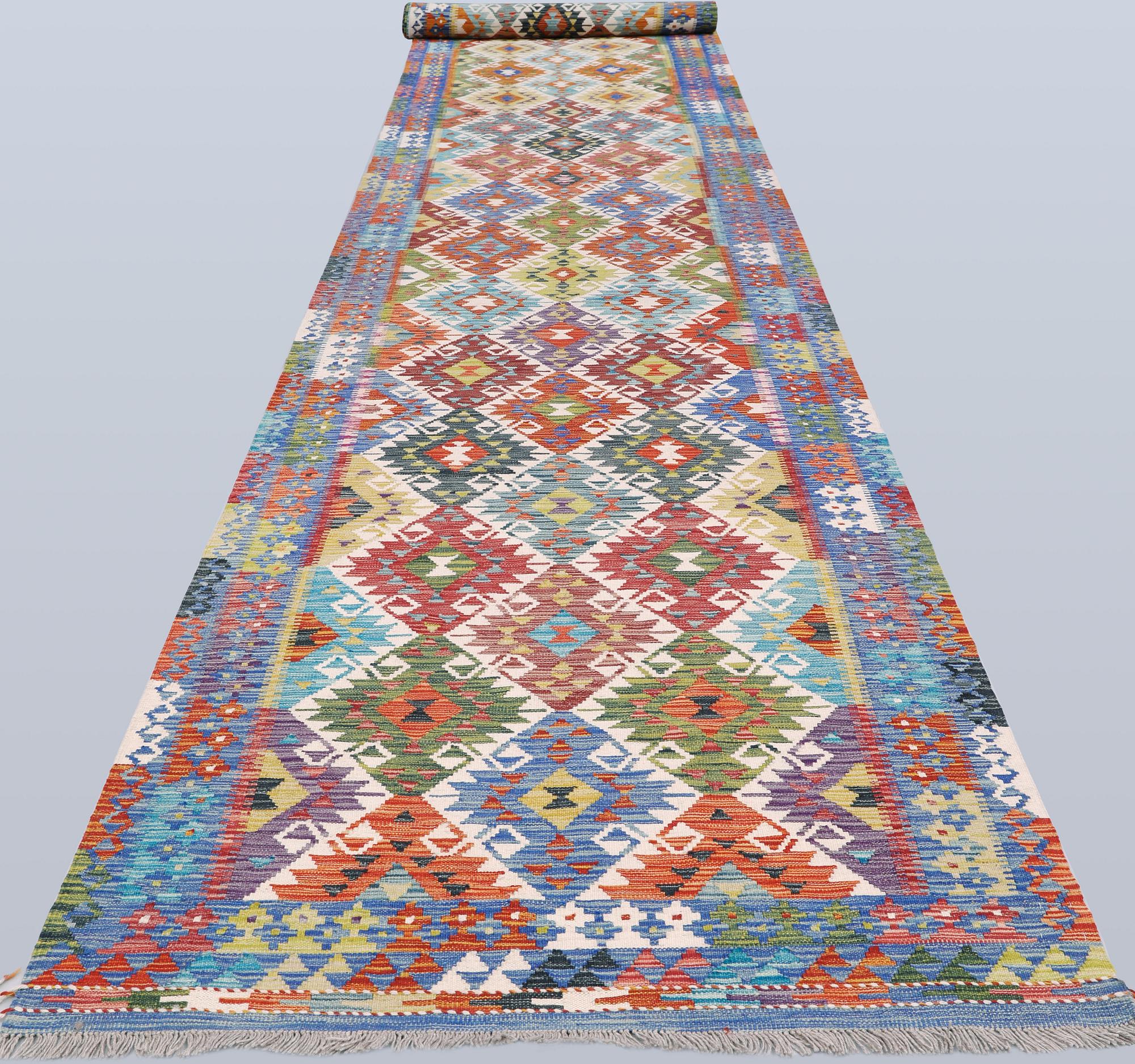 Gallerimatta, Kelim, ca 892 x 122 cm.