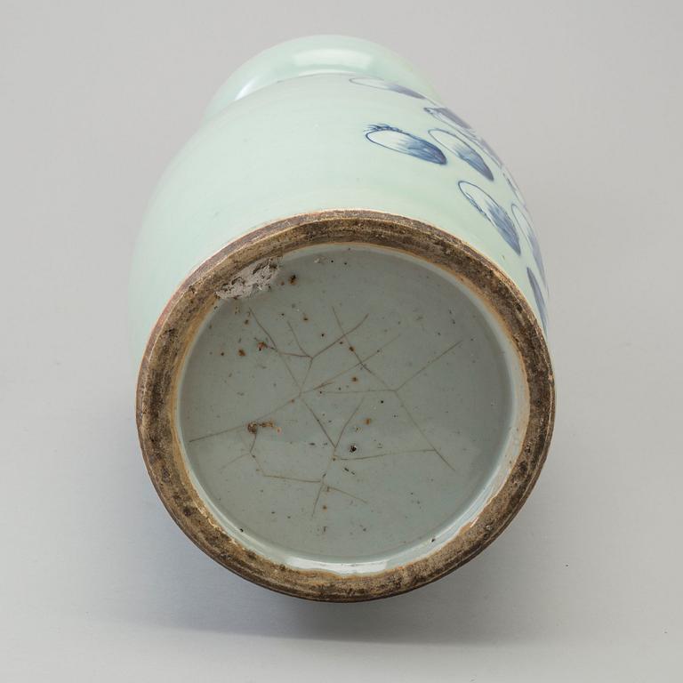 A large blue and white celadon glazed porcelain vase, Qing dynasty, late 19th century.