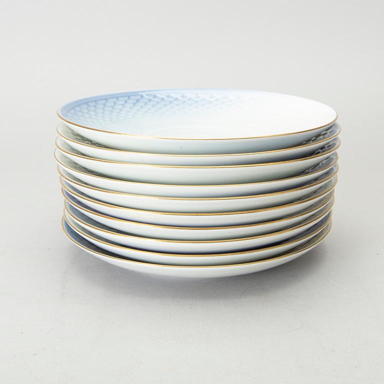 BULJONGKOPPAR med FAT, 10 st, porslin, "Måsen", Royal Copenhagen, 1900-tal.