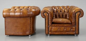 FÅTÖLJER 2 st, Chesterfieldmodell, 1900-talets andra hälft.