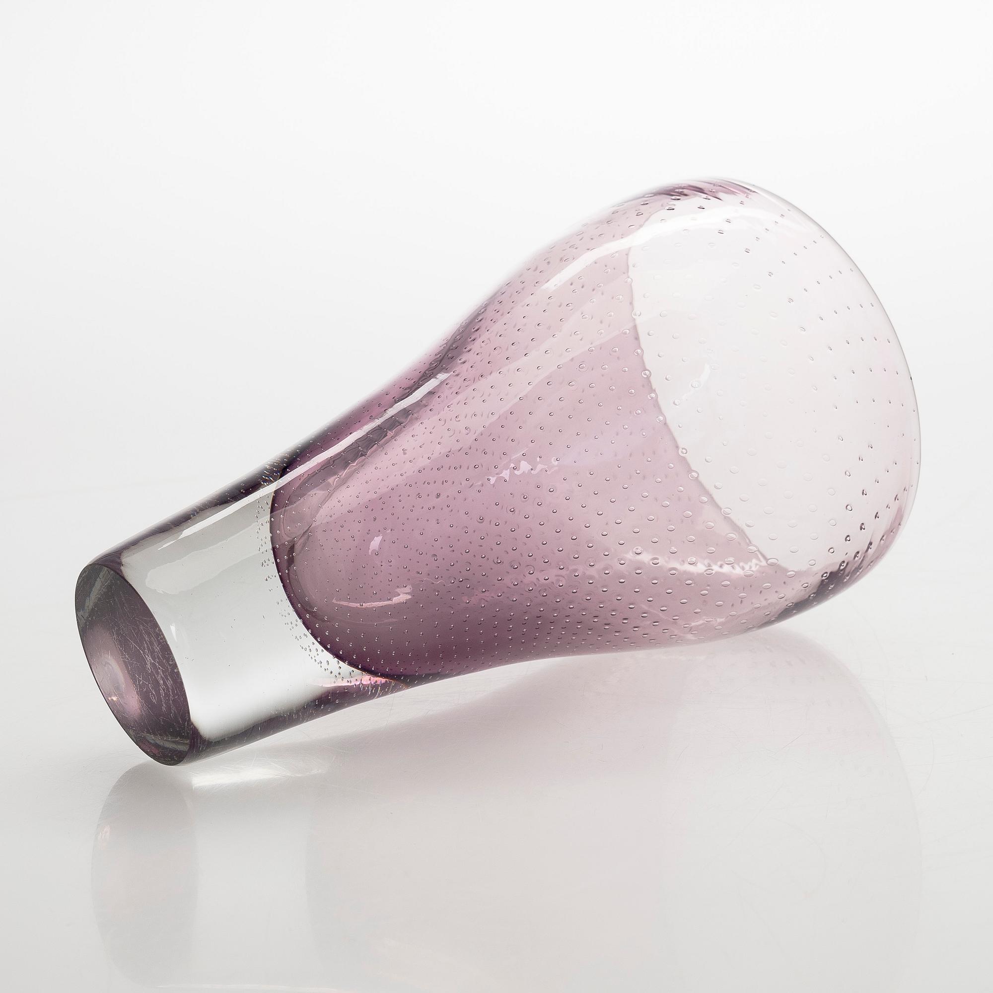 Gunnel Nyman, vas, modell "GN 12", signerad G. Nyman Nuutajärvi Notsjö -53.