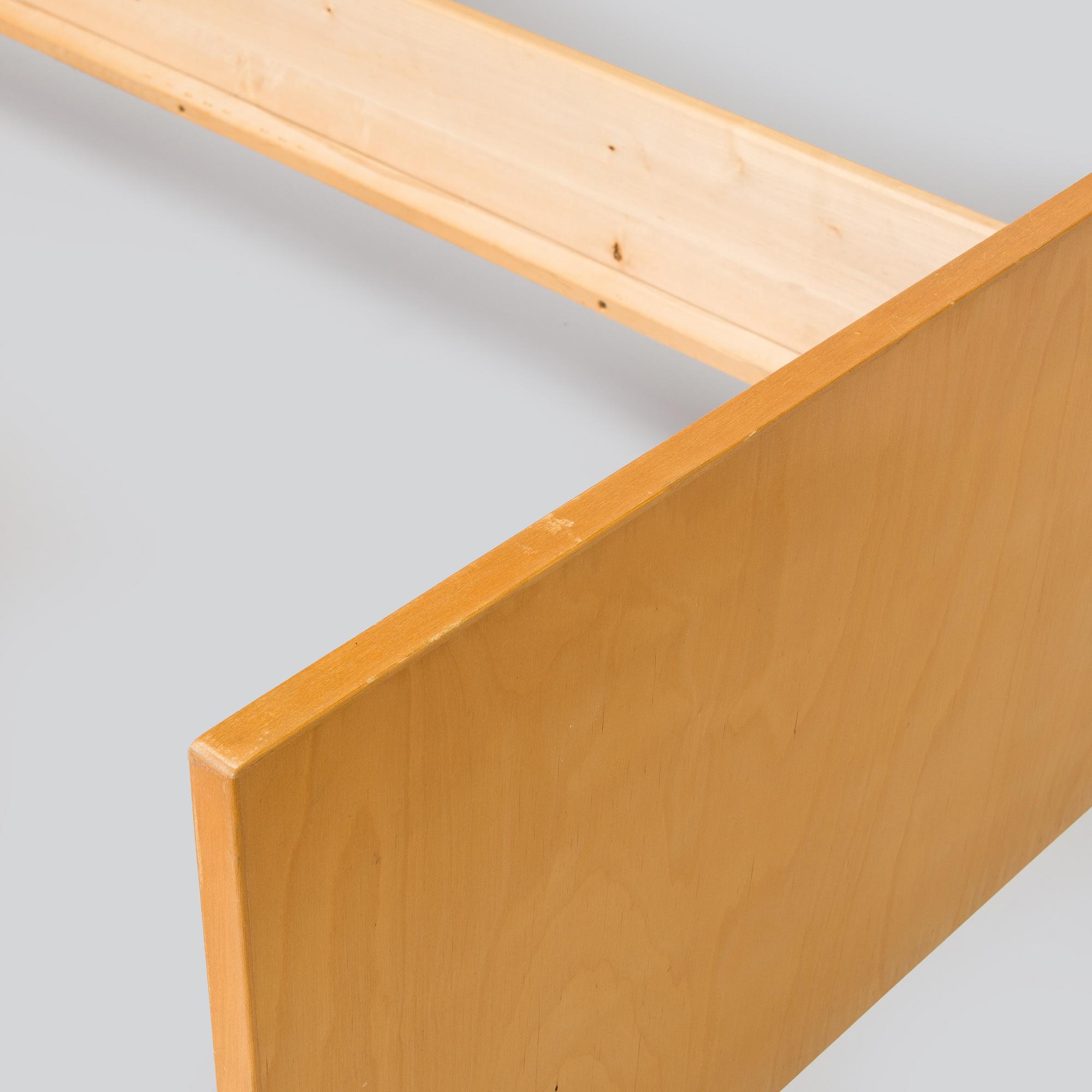 sänky, malli 130, Artekin piirustuskonttori, O.Y Huonekalu- ja Rakennustyötehdas A.B. 1950-luvun alku.