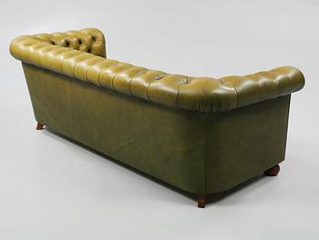 SOFFA, chesterfieldmodell, 1900-talets andra hälft. -.