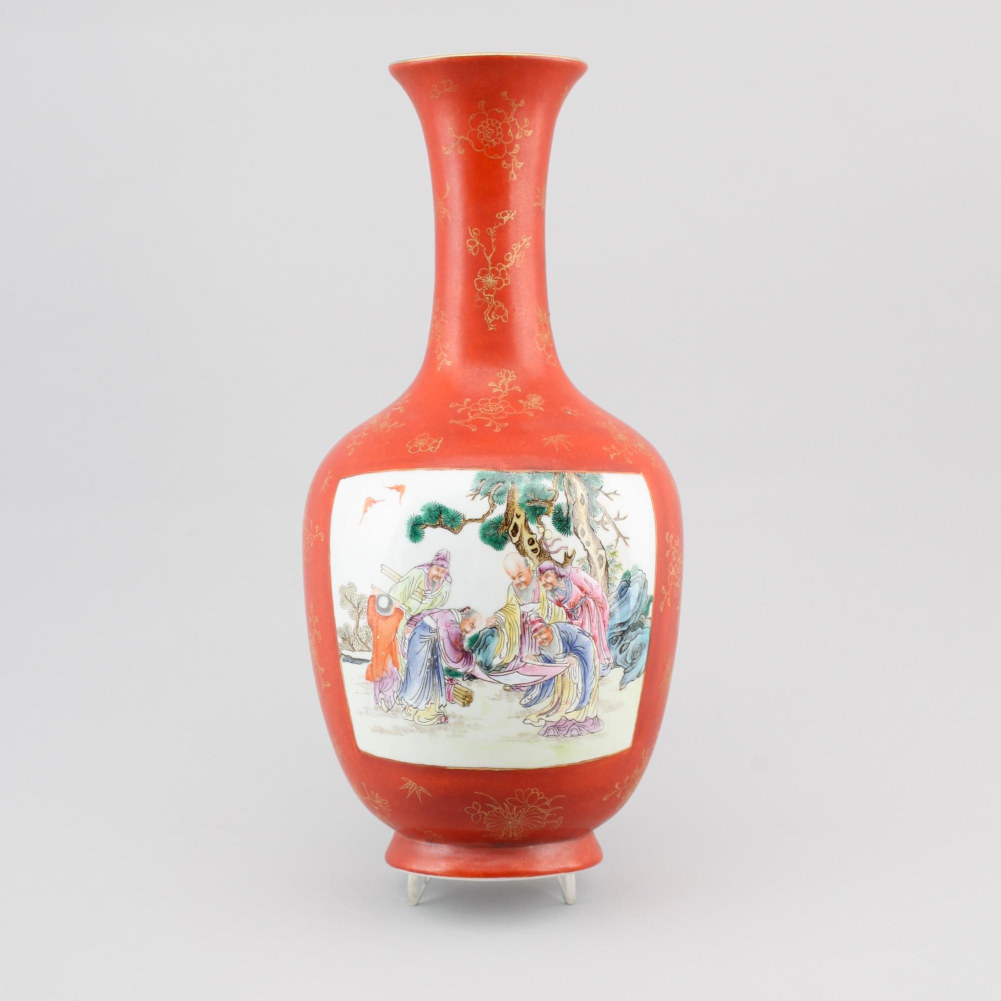 VÄGGVAS, porslin, Kina, sannolikt 1900-tal.