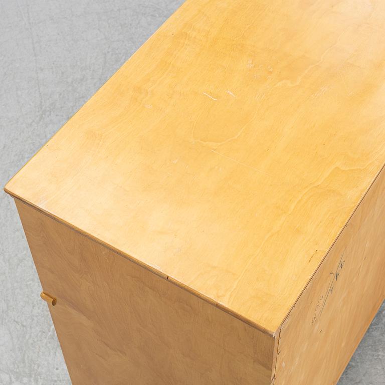 Axel Larsson, tillskrivet, skåp, Svenska Möbelfabrikerna, Bodafors, 1930-40-tal.