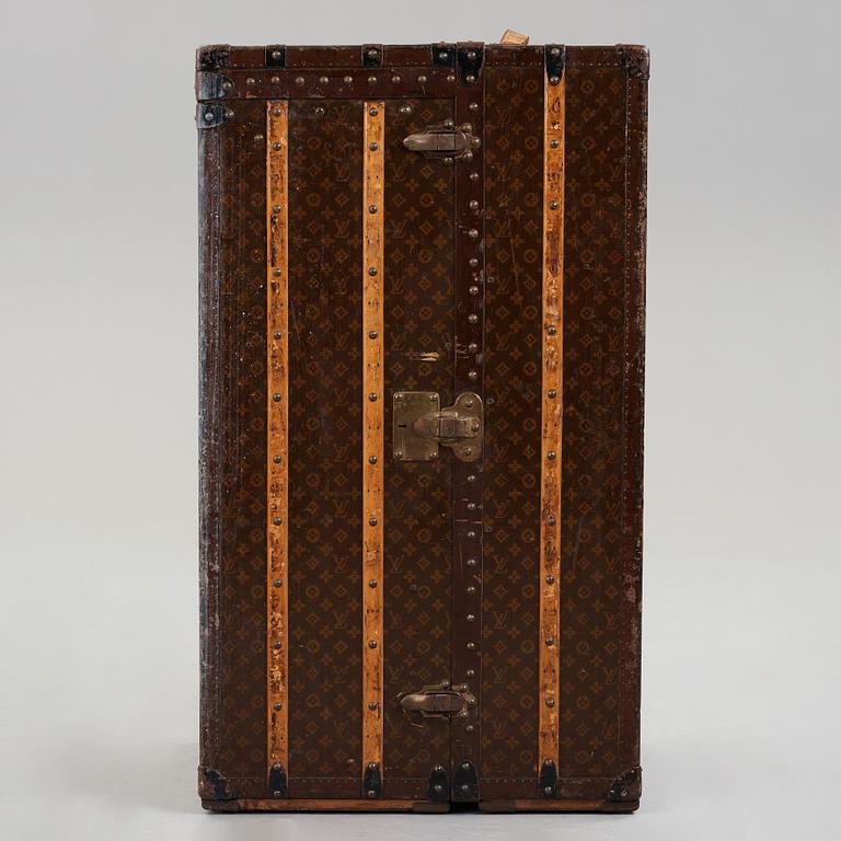 Louis Vuitton, WARDROBE TRUNK, Louis Vuitton, early 19th century.