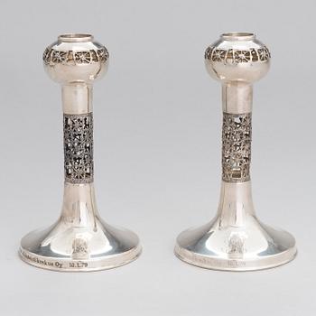 PENTTI SARPANEVA, A pair of silver candlesticks, Turun Hopea, Turku 1978.