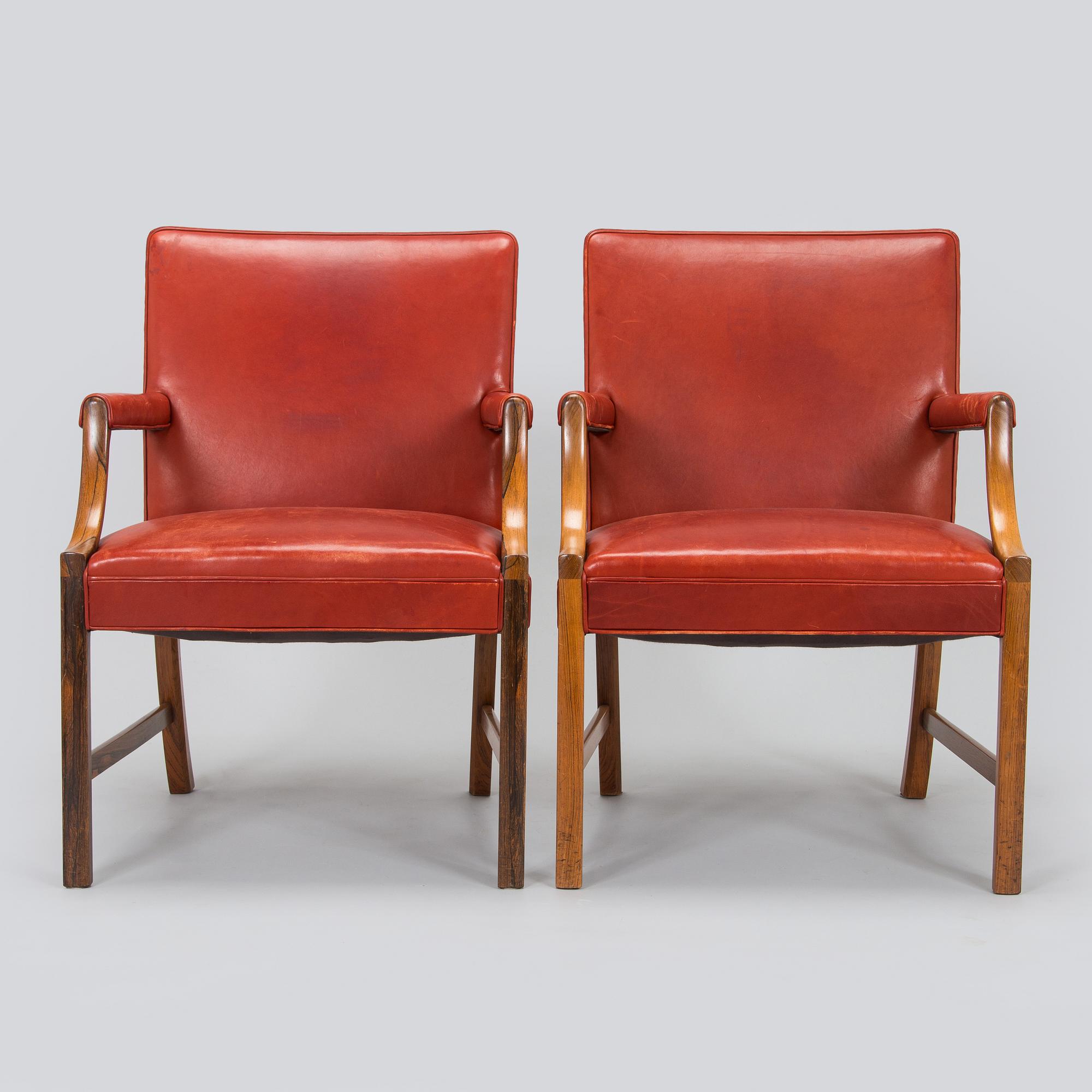 Ole Wanscher, karmstolar, ett par, snickarmästare AJ Iversen, Danmark 1900-talets mitt.